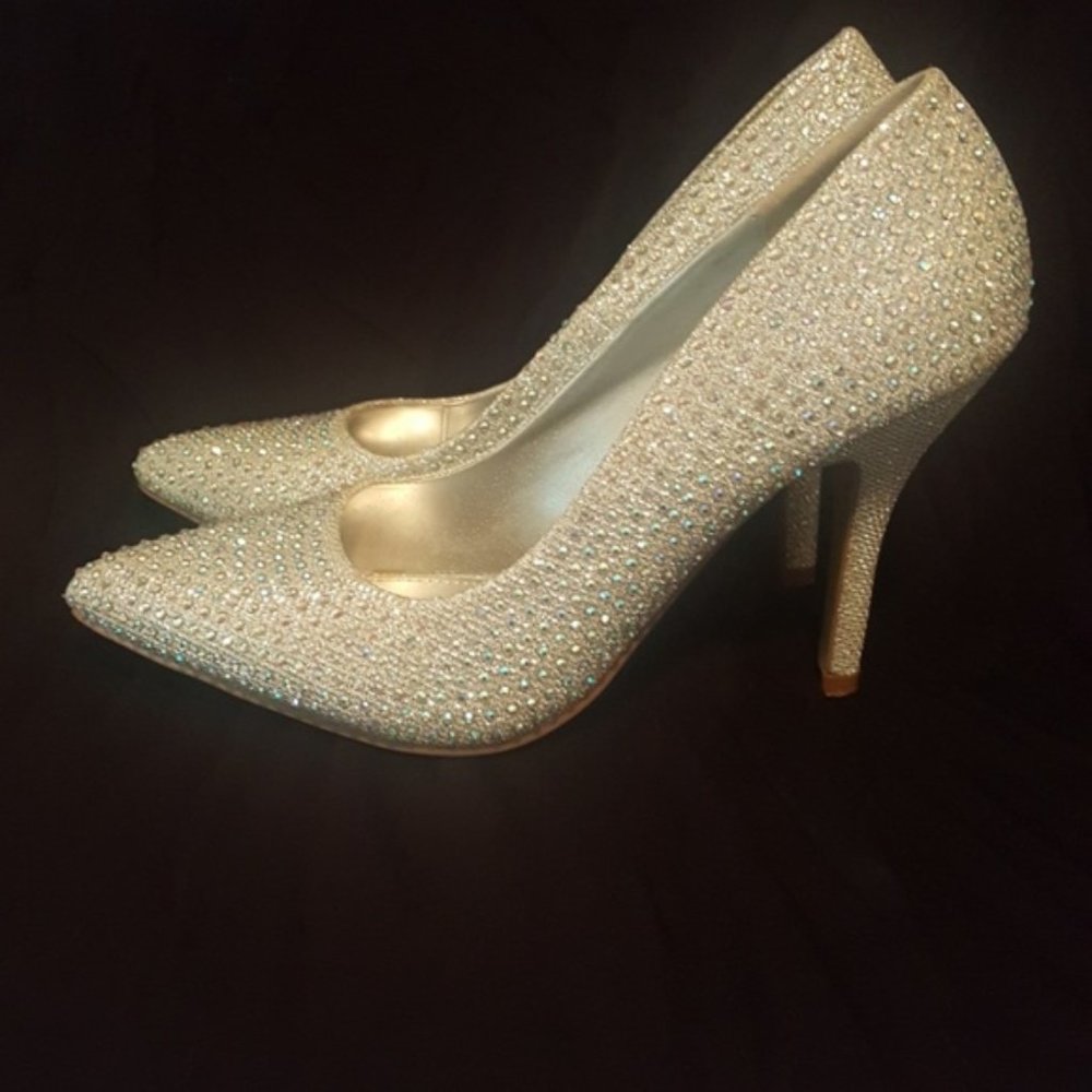 Silver Iridescent Heels 8 1/2, fits like 8